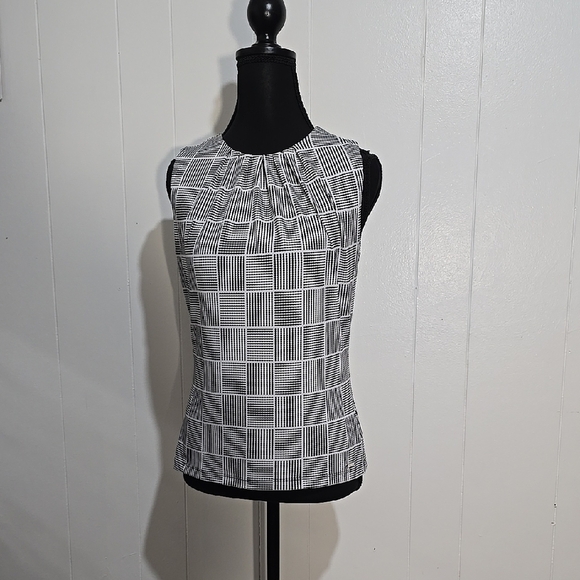 Calvin Klein Tops - Calvin Klein Black and White Fitted Pleated Sleeveless Top XS